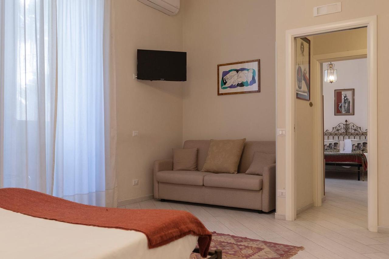 Bed & Breakfast Domus Borbonica 3*