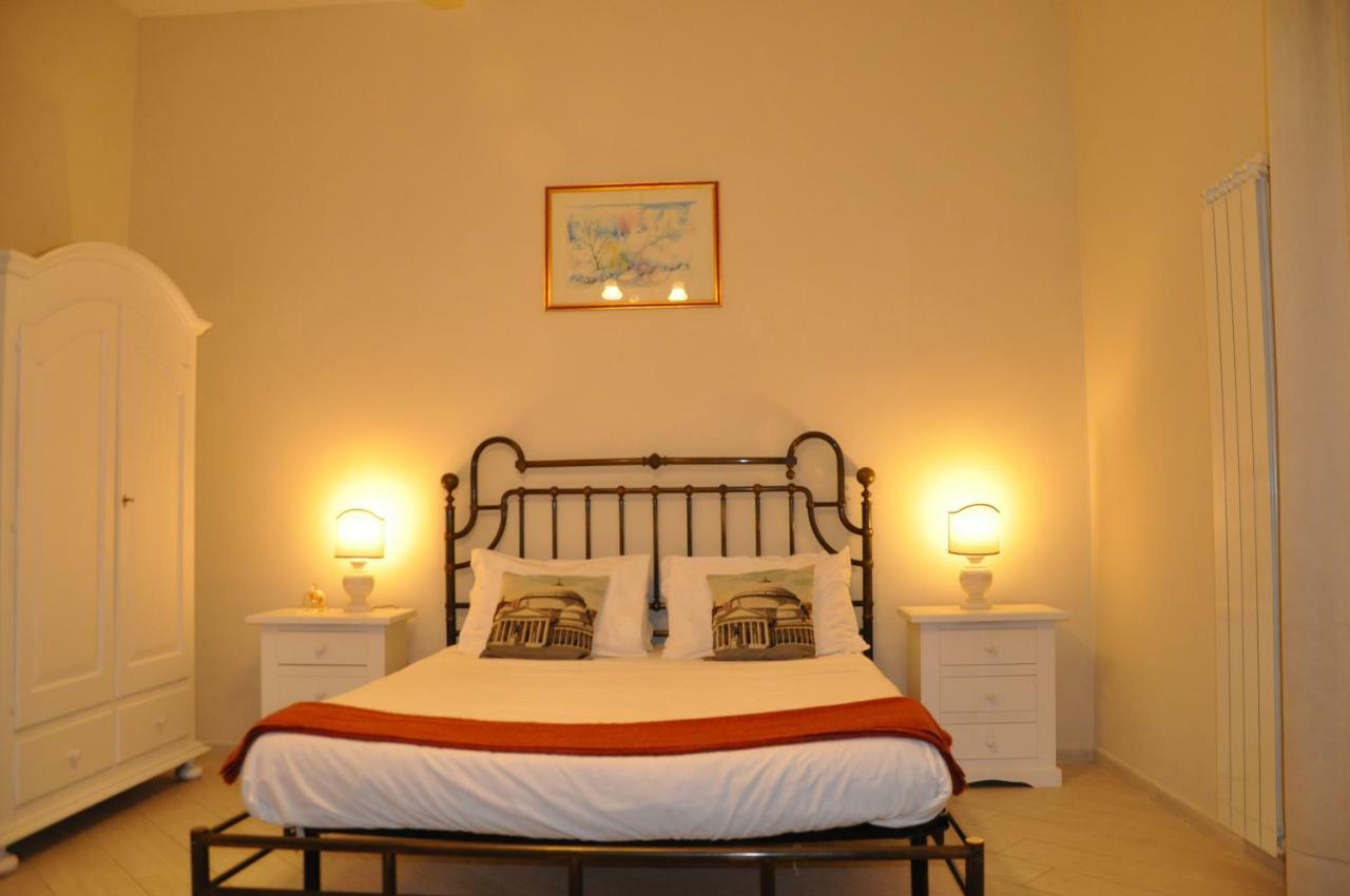 Bed and breakfast Domus Borbonica 3*