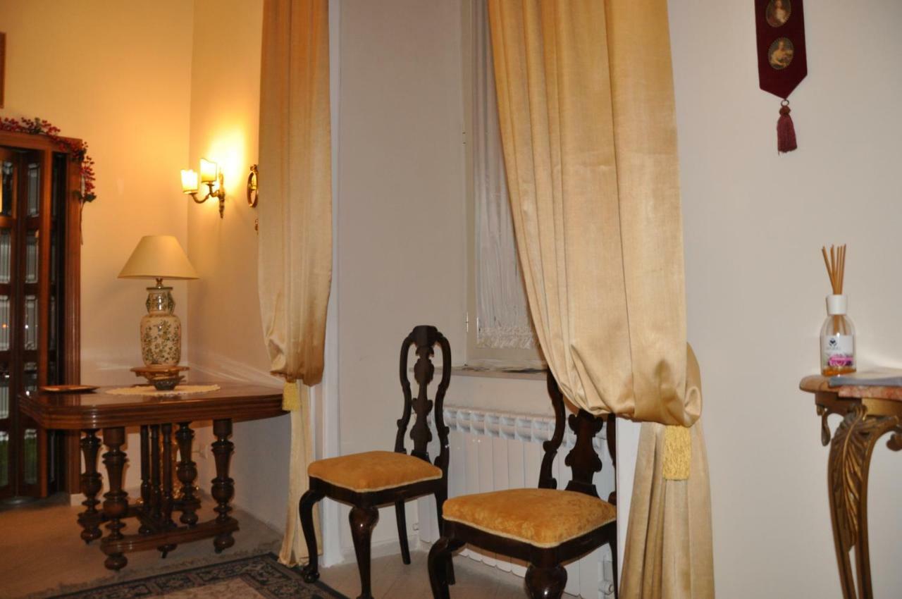 Domus Borbonica Bed and breakfast