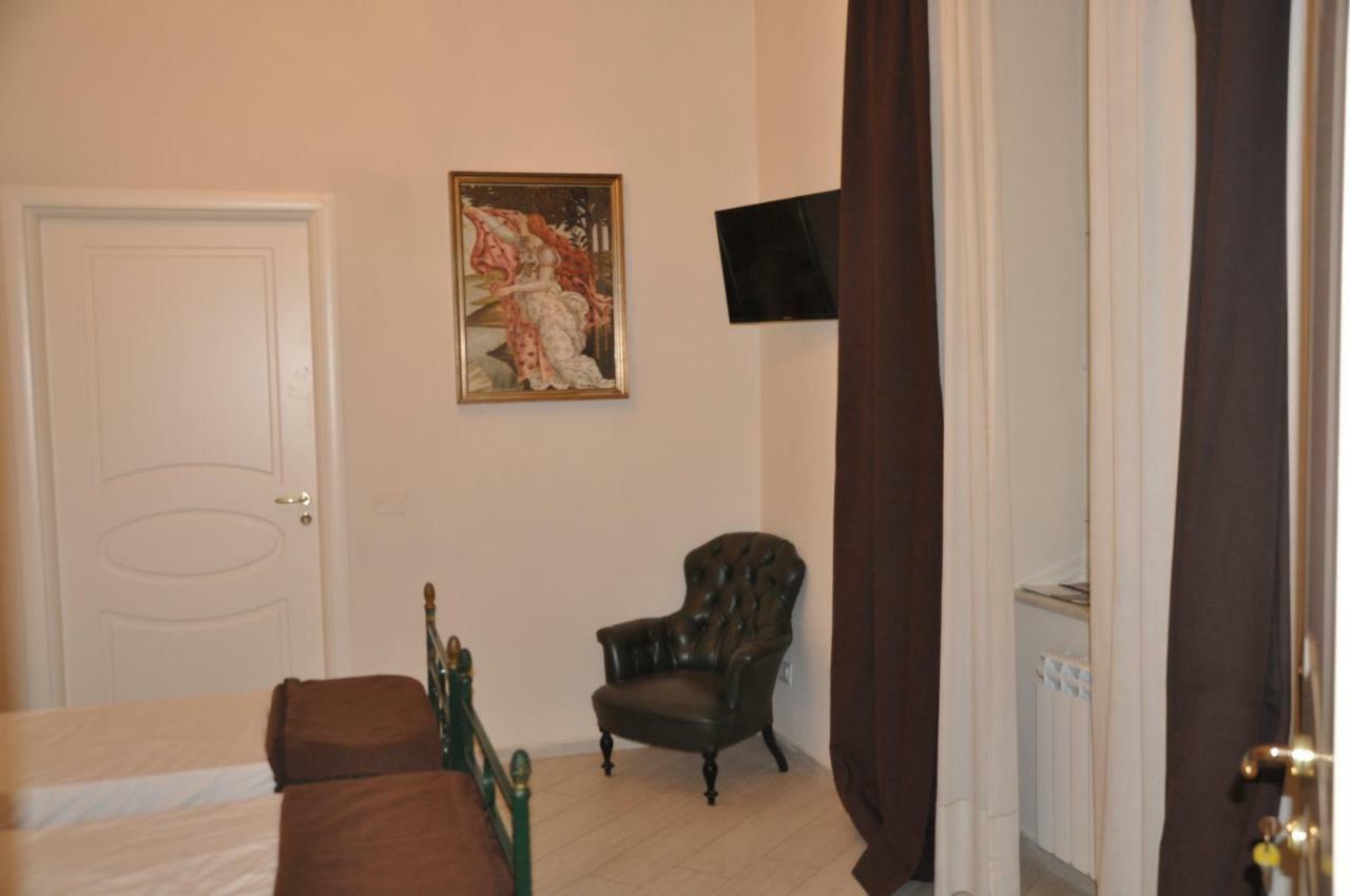 Domus Borbonica 3* Nápoles