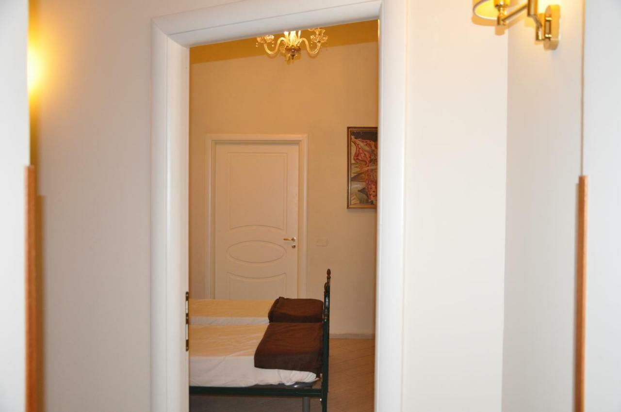 Domus Borbonica 3*